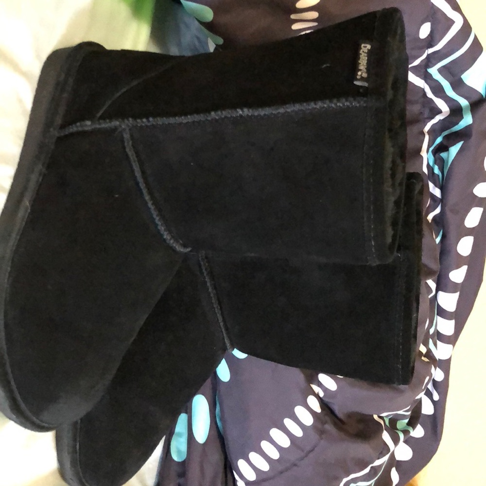 Black boots bear paw in perfectly good condition